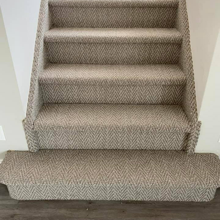 Staircase carpet installation 1